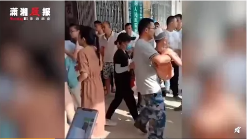 校园砍人事件再度发生!安装 “ 校园一键报警器 ” 增强校园安全,做到人防、技防 校园砍人事件再度发生!安装 “ 校园一键报警器 ” 增强校园安全,做到人防、技防